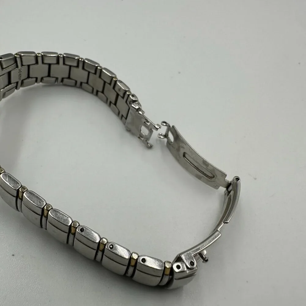 Seiko Watch Women Silver Tone White Dial Cracked Crystal Missing Buckle Working